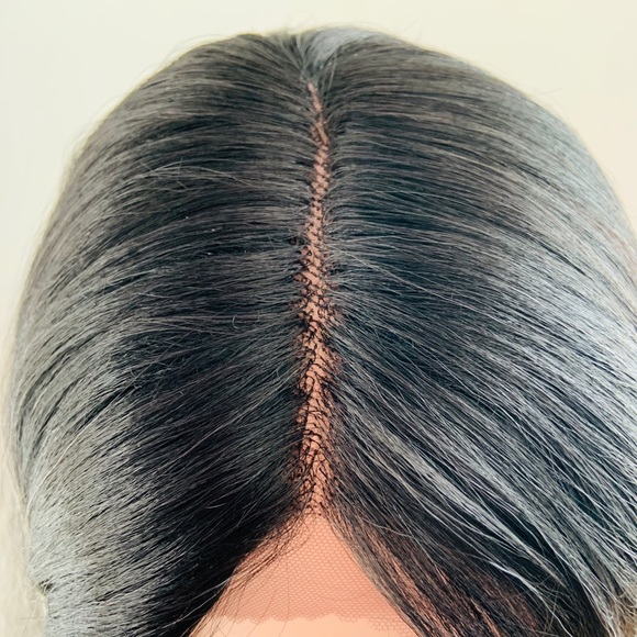 Gorgeous 22” Loose Curl Ombre Grey/Blue Lace Front Premium Fiber Wig - Picture 3 of 9